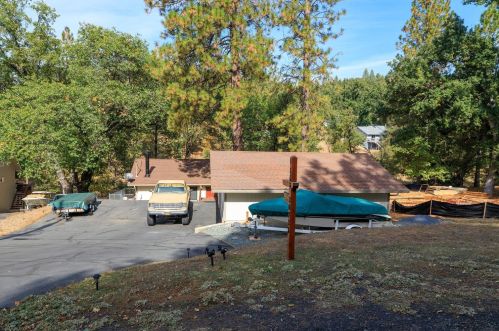 20726 Big Foot Cir, Groveland, CA 95321-9317