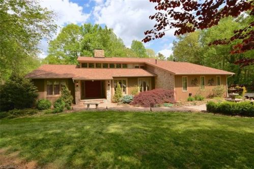 5313 Graycliff Dr, Greensboro, NC 27406-9758