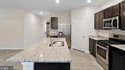 20402 Unionfield Ln, Slaughter Beach DE  19963-3940 exterior