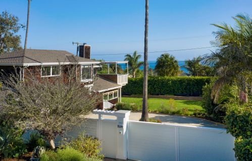 1539 Cliff Dr, Santa Barbara CA  93109-1733 exterior