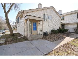 219 Dejon Ct, Saint Paul, MN 55125-1442