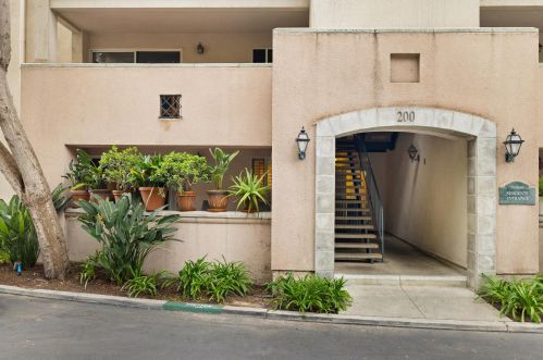 207 Por La Mar Cir, Santa Barbara, CA 93103-3783