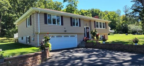 90 Ledge Rd, Plainville, CT 06062-2526