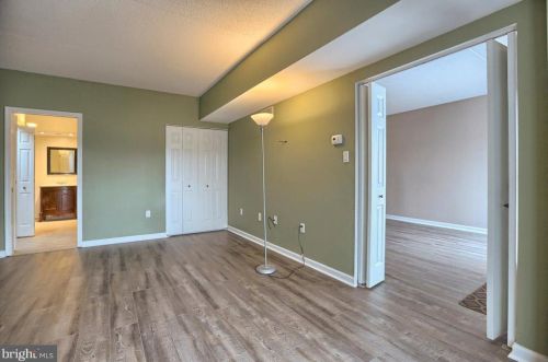 204 Cherrington Dr, Harrisburg PA  17110-9486 exterior