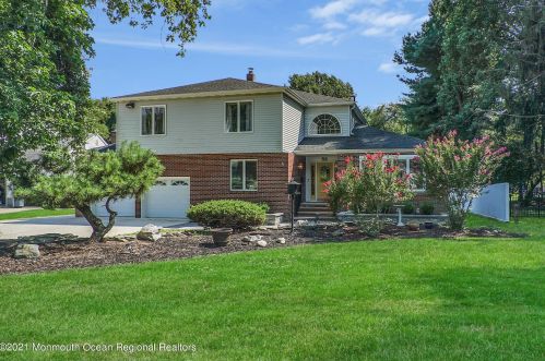 58 Dutch Lane Rd, East Freehold, NJ 07728-2212