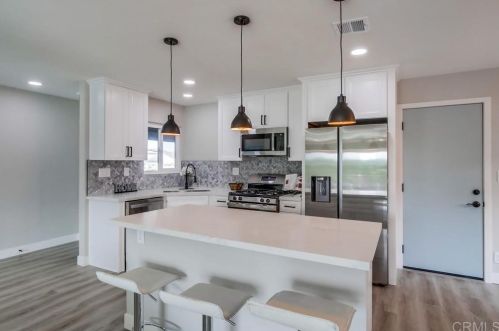 5049 Tyler St, Oceanside CA  92057-4433 exterior