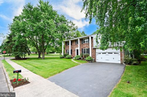1425 Mark Dr, Lansdale, PA 19446-4722