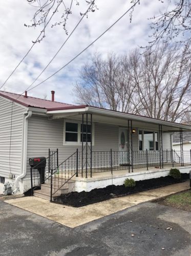 529 Howard St, Clinton County OH  45169-1126 exterior