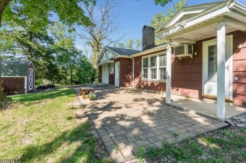 518 Route 31, East Amwell Township NJ  08551-1221 exterior