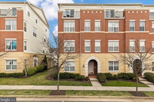 43589 Mcdowell Sq, Leesburg, VA 20176-6528