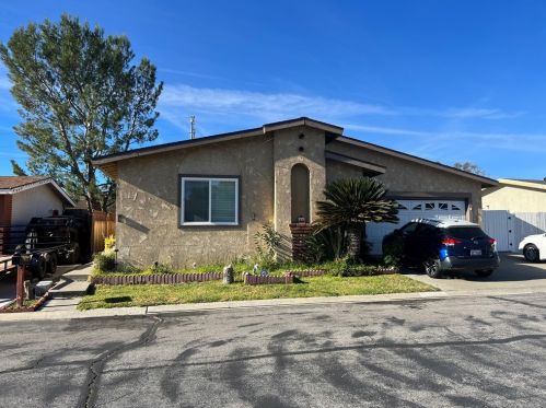 31921 Emerald Ln, Santa Clarita CA  91384-3102 exterior