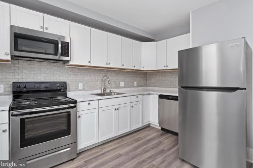 2908 Elm St, Harrisburg, PA 17103-1937