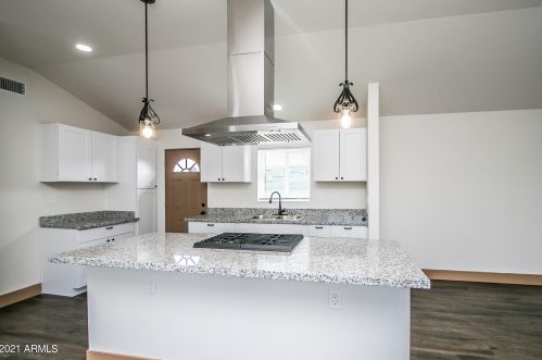 1033 30 Ave, Phoenix AZ 85017-1105 exterior