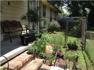 658 Bond St, Mobile, AL 36607-1202