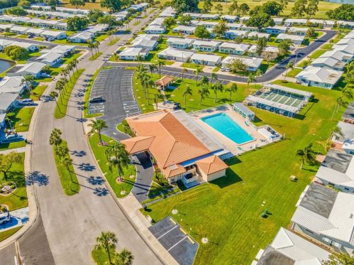 3600 100th Pl, Pinellas Park FL  33782-4120 exterior