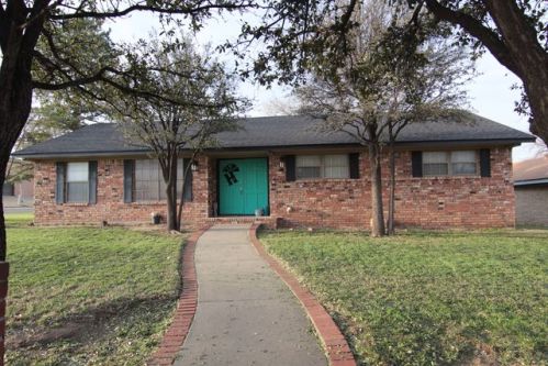 1101 Creekmere Dr, Canyon, TX 79015-5213