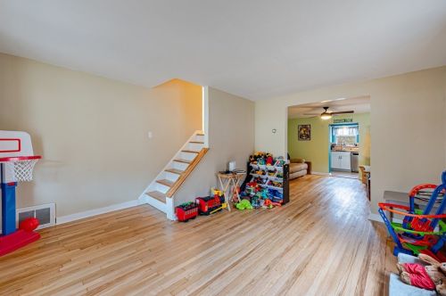 402 Cedar St, Jeannette PA  15644-2522 exterior