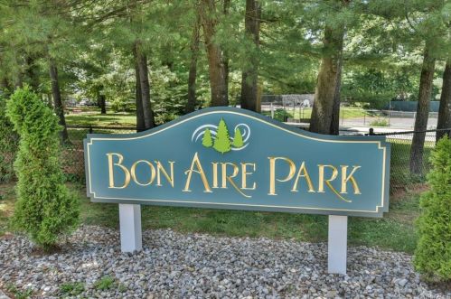 9 Oxford Ct, Airmont, NY 10901-7933