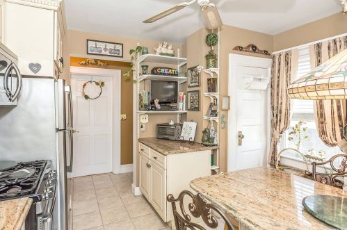 47 Prospect Ave, East Rockaway NY  11518-1232 exterior