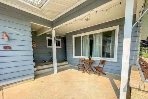 124 Wisconsin St, Beaver Dam, WI 53916-1852