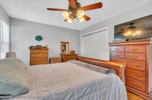 34 Wyoming Dr, Jackson Twp NJ  08527-1544 exterior