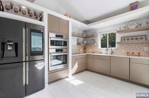 531 Chestnut Pl, Teaneck NJ  07666-2412 exterior