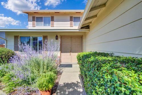 296 Plantation Way, Vacaville CA  95687-5934 exterior