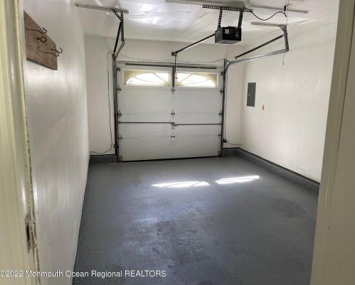 13 Linton Close, East Freehold NJ 07728-3816 exterior