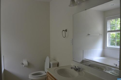 34 Marwood Dr, Bybee VA  22963-2814 exterior
