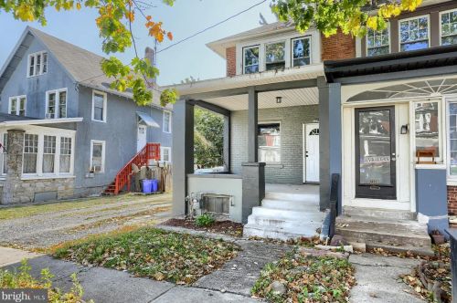 2341 Derry St, Harrisburg, PA 17104-2728