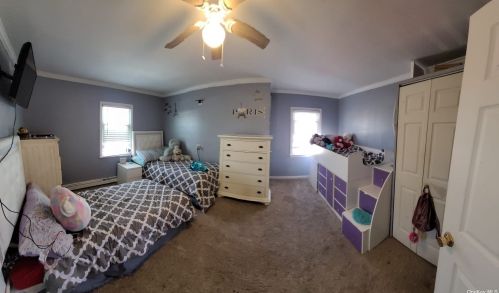 12 Jamaica Ave, Wheatley Heights NY  11798-2723 exterior