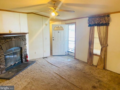 655 Lilac Dr, Smithville PA  17560-9686 exterior