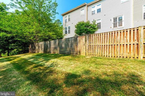 6857 Hartzell Hill Ln, Haymarket VA  20169-4944 exterior