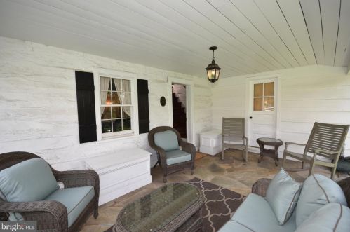 6745 Fayette St, Haymarket VA  20169-2916 exterior