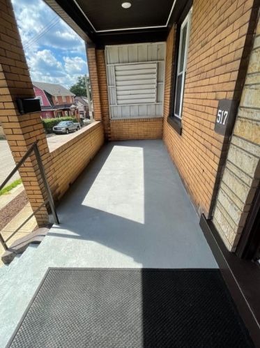 517 Hervey St, Pittsburgh, PA 15210-2417