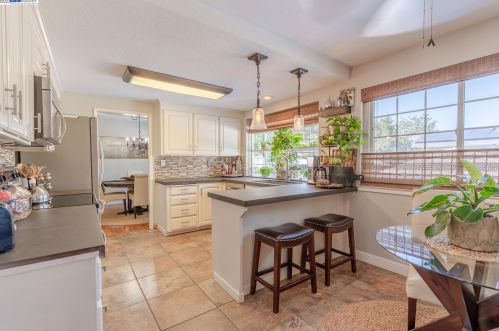 559 Gettysburg Dr, San Jose, CA 95123-3235