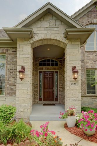 1624 Laurel Ln, Hammond, IN 46321-3564
