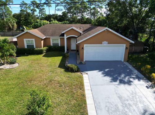 1111 East Louise Cir, Fort Pierce, FL 34953-2805