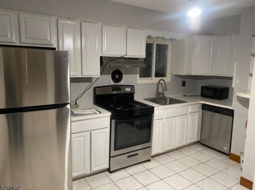 260 Everett Rd, Parsippany NJ  07054-2557 exterior
