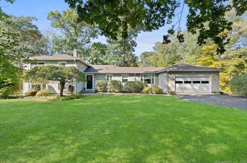 34 Tree Ln, Stamford, CT 06907-1244