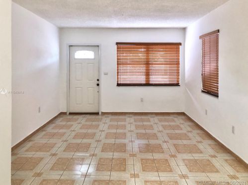 955 32nd St, Hialeah, FL 33012-5039
