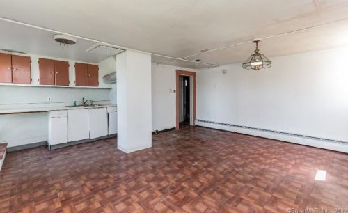 15 Wall St, Middletown CT 06457-4705 exterior