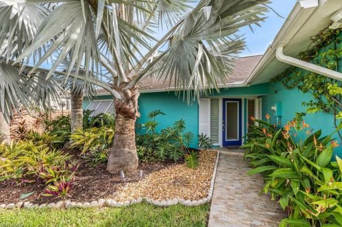 136 Trinidad St, Naples, FL 34113-8647