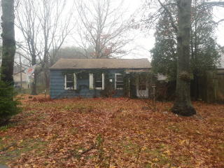 84 Lincoln Rd, Gordon Heights NY  11763-2258 exterior