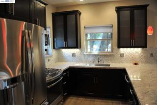 231 Angela St, Pleasanton CA  94566-7005 exterior