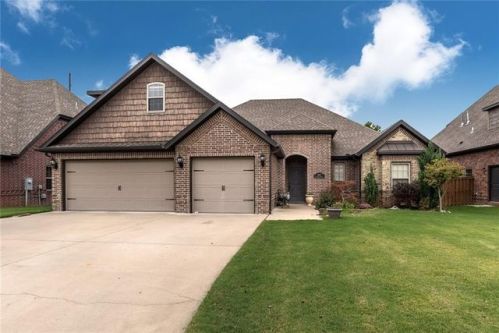 1619 Rock St, Bentonville, AR 72712-8444