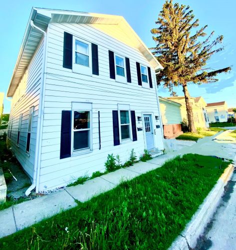 213 1st St, Watertown, WI 53094-4403