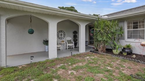 16 Lonesome Pine Trl, Howey In The Hills, FL 34797-3057