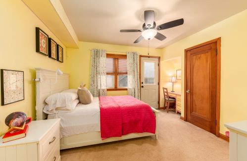 2478 72, Milwaukee WI 53219-2529 exterior