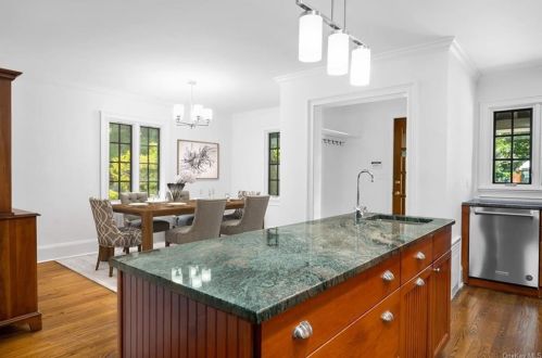 9 Rutland Rd, Scarsdale NY  10583-3508 exterior